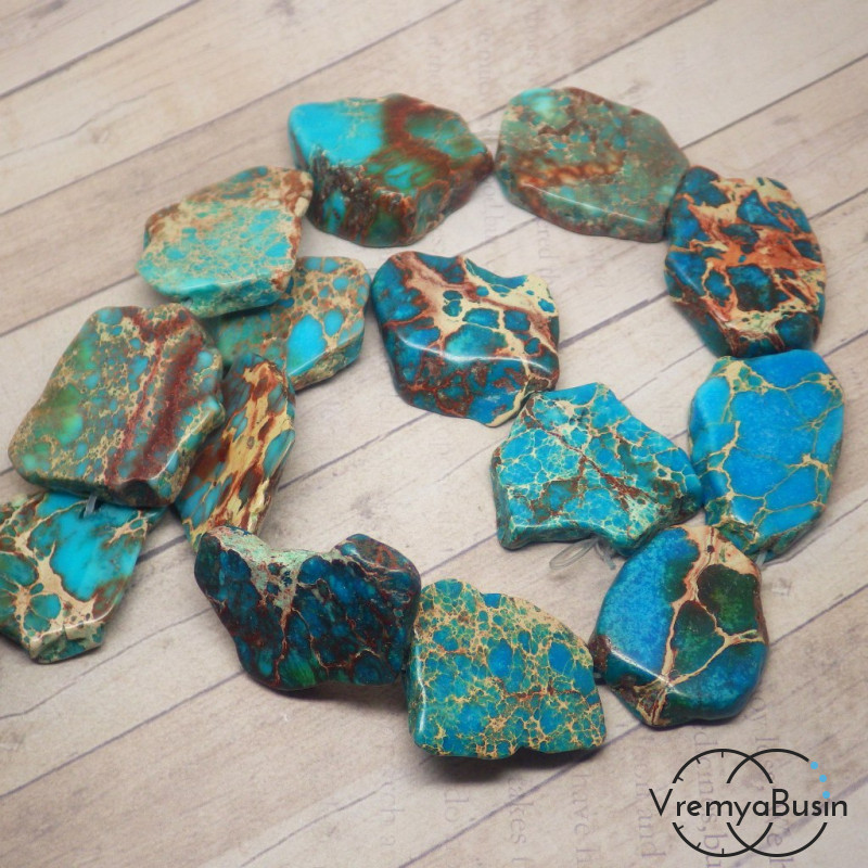Варисцит крупные плоские бусины неправильной формы