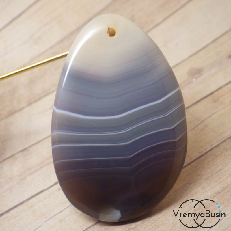 Подвеска из камня. Агат серый с полосками