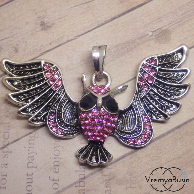 Розовая сова. Крупная подвеска со стразами