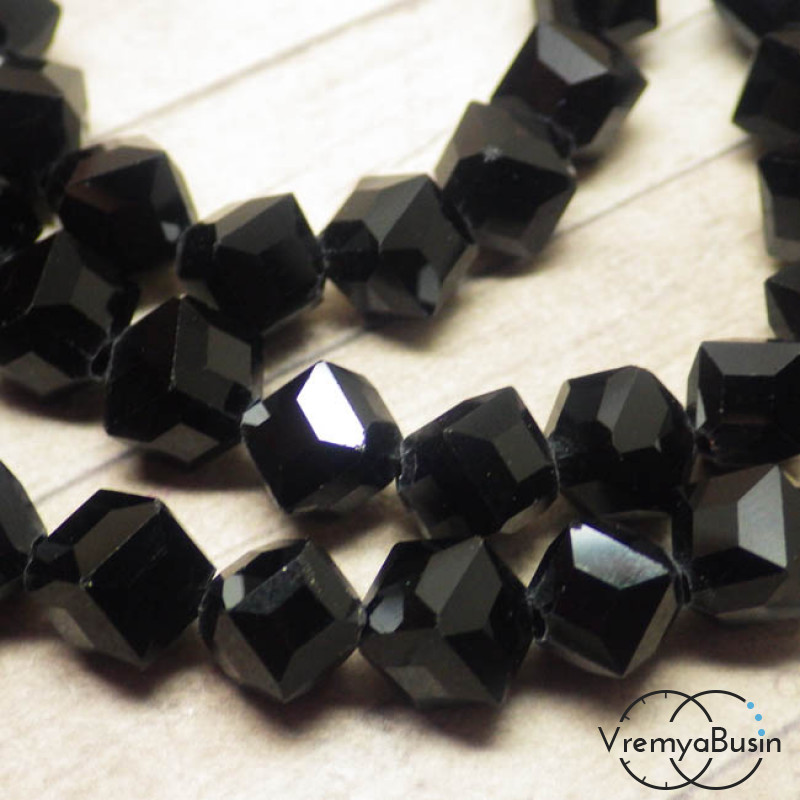 Бусины-ромбики из граненого стекла 8х8 мм (1 шт.) цв. ЧЕРНЫЙ