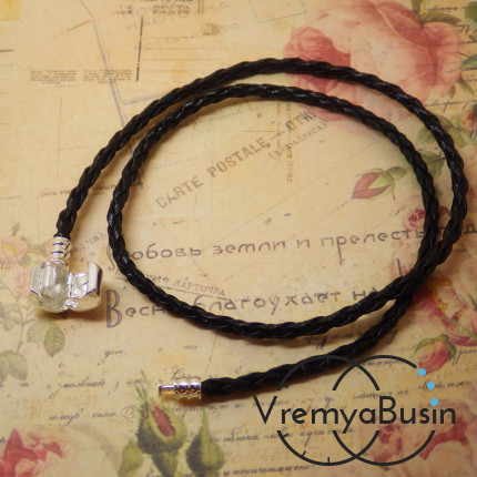 Бреслет в стиле Пандора. Черная кожаная косичка в два оборота 