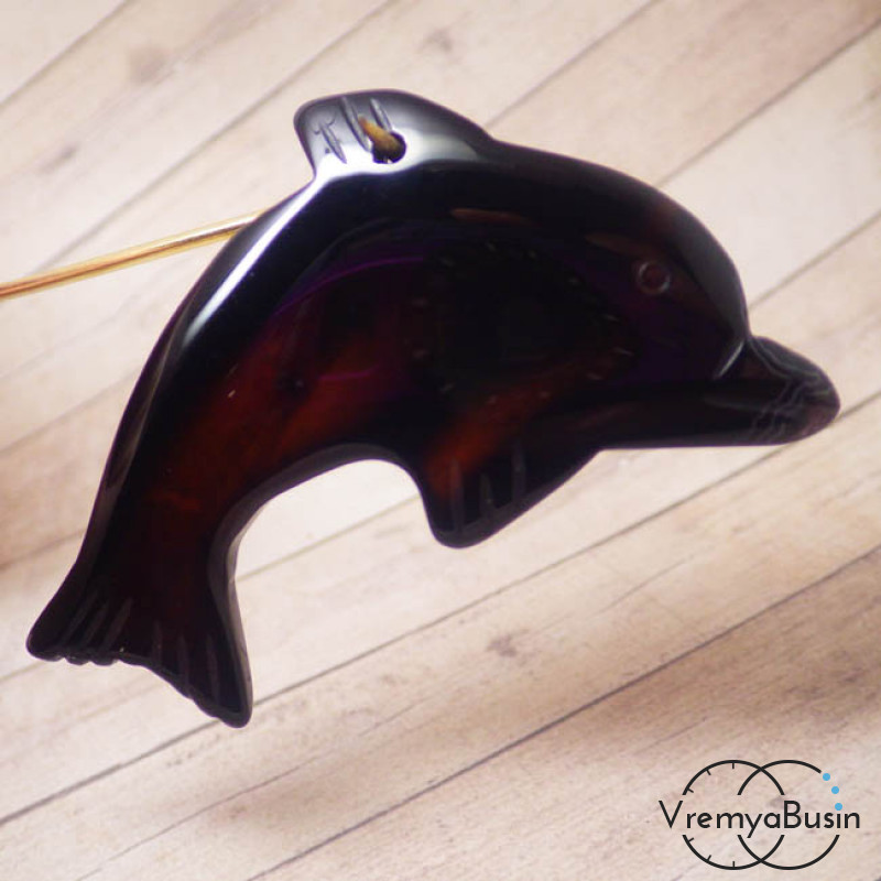 Подвеска из камня. Дельфин из черного агата
