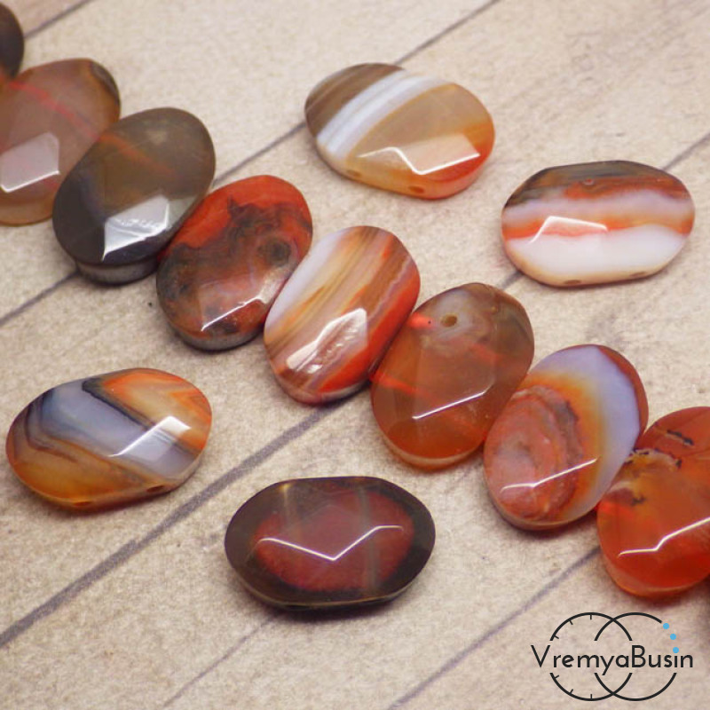 Сардоникс. Бусины граненые с 2 отверстиями 10х16 мм