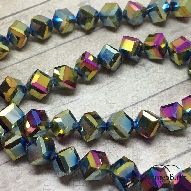 Бусины-ромбики из граненого стекла 8х8 мм (1 шт.) цв. БЕНЗИНОВЫЙ МЕТАЛЛИК
