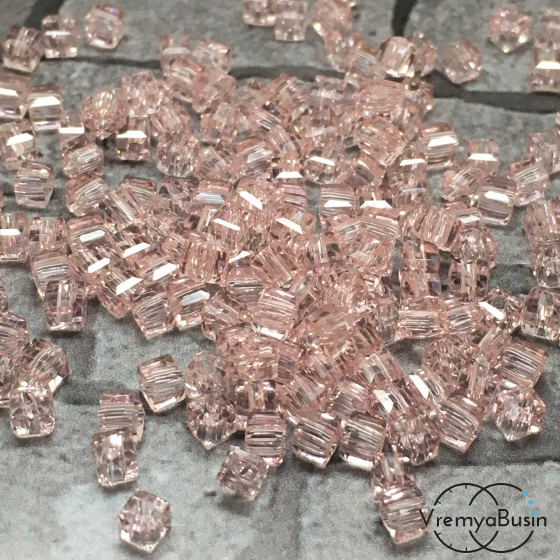 Бусины кубики из граненого стекла, 2х2 мм, цв. розовый  (50 шт.)