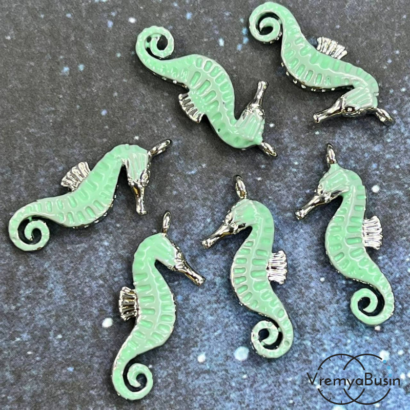 Подвеска с эмалью "Морской конек", 8х20 мм, латунь с родиевым покрытием  (1 шт.)