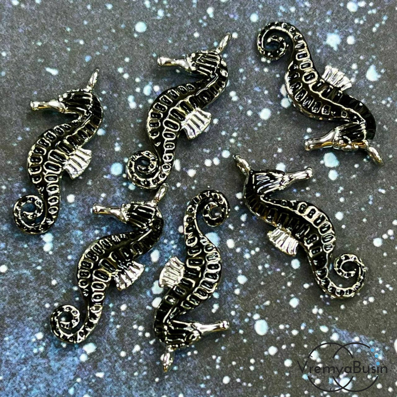 Подвеска с эмалью "Морской конек", 8х20 мм, латунь с родиевым покрытием  (1 шт.)