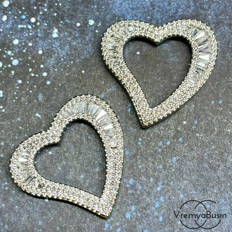 Подвеска "Сердце", 28 мм, из латуни с родиевым покрытием и фианитами (1 шт.)