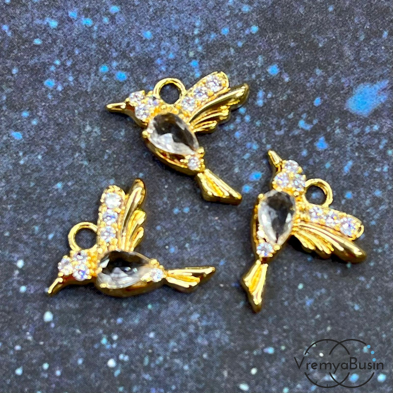 Подвеска из латуни «Колибри», 15х16 мм,  с позолотой и фианитами (1 шт.)