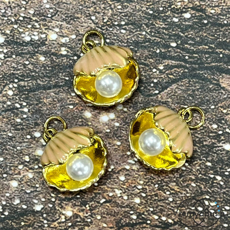 Подвеска с эмалью "Ракушка с жемчужиной", 14х16 мм, латунь с позолотой (1 шт.)