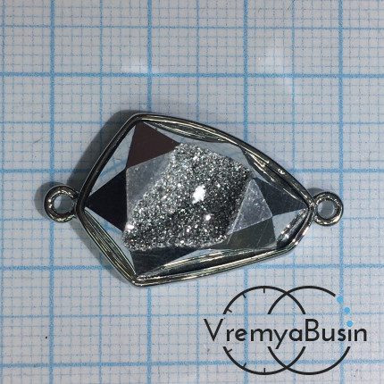 Коннектор с друзой кварца, граненая капля ок. 18х32 мм, оправа цв.серебро (1 шт.)