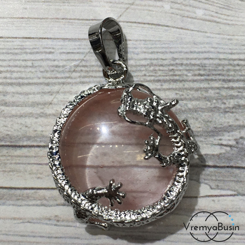 Халцедон розовый. Кулон из камня "Дракон с кабошоном", 20х33 мм (1 шт.)