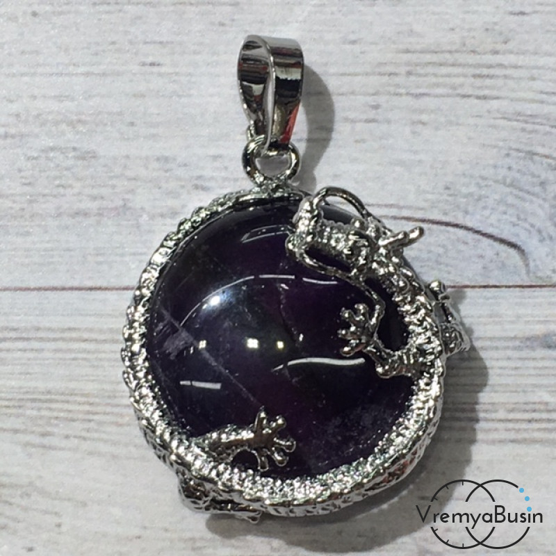 Аметист. Кулон из камня "Дракон с кабошоном", 20х33 мм (1 шт.)