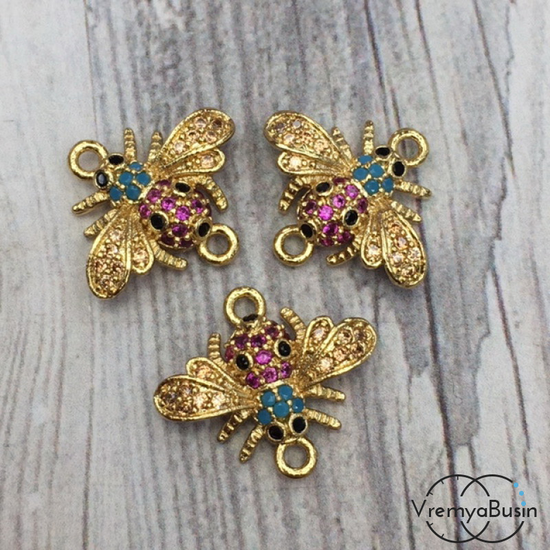 Коннектор с цветными фианитами "Насекомое", латунь с позолотой, 13х15 мм  (1 шт.)