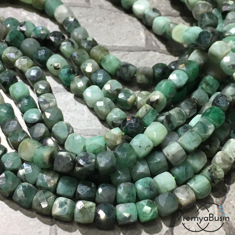 Корунд, кубик с ювелирной огранкой, 4х4 мм (1 шт.)