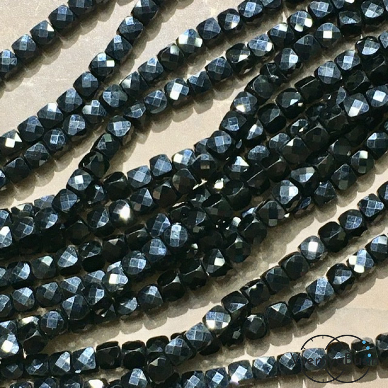 Шпинель черная, кубик с ювелирной огранкой, 4х4 мм (1/2 нити, ок. 45 шт.)