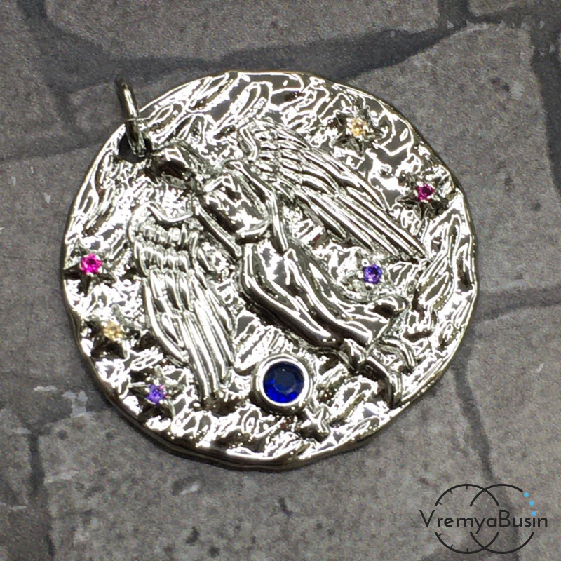 Подвеска "Знак зодиака" из латуни с родиевым покрытием и фианитами (1 шт.)