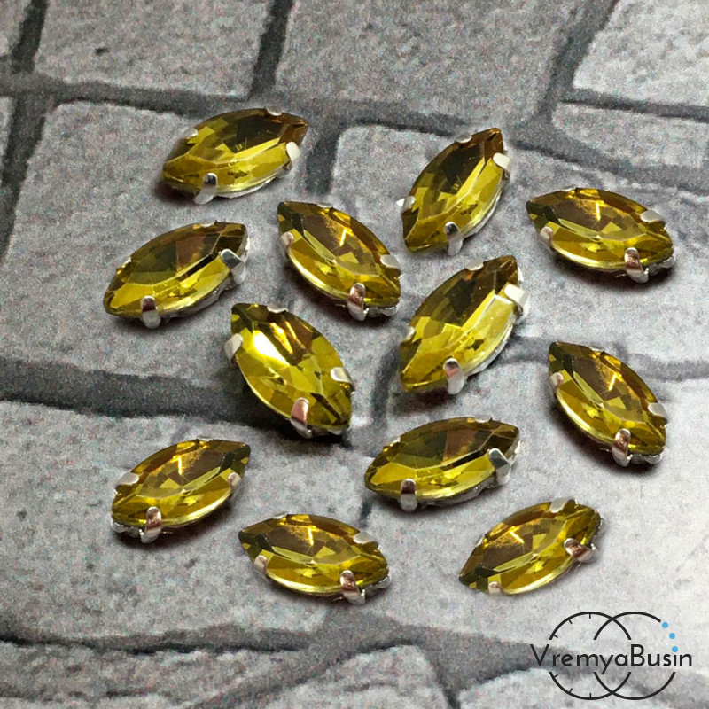 Стразы из стекла в цапах под серебро. Лодочка 5х10 мм OLIVINE (1 шт.)