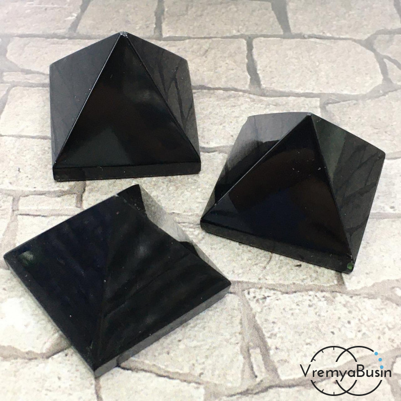 Агат черный. Пирамида сувенирная, 3х3 см (1 шт.) 