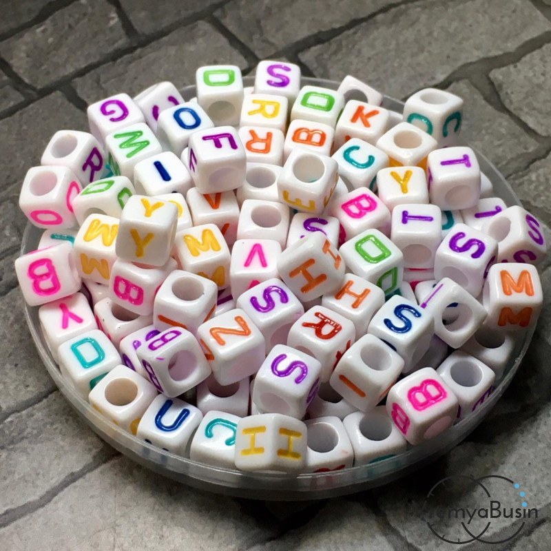 Бусины акриловые с буквами, кубики,  6х6 мм, латинский алфавит (1 шт.)