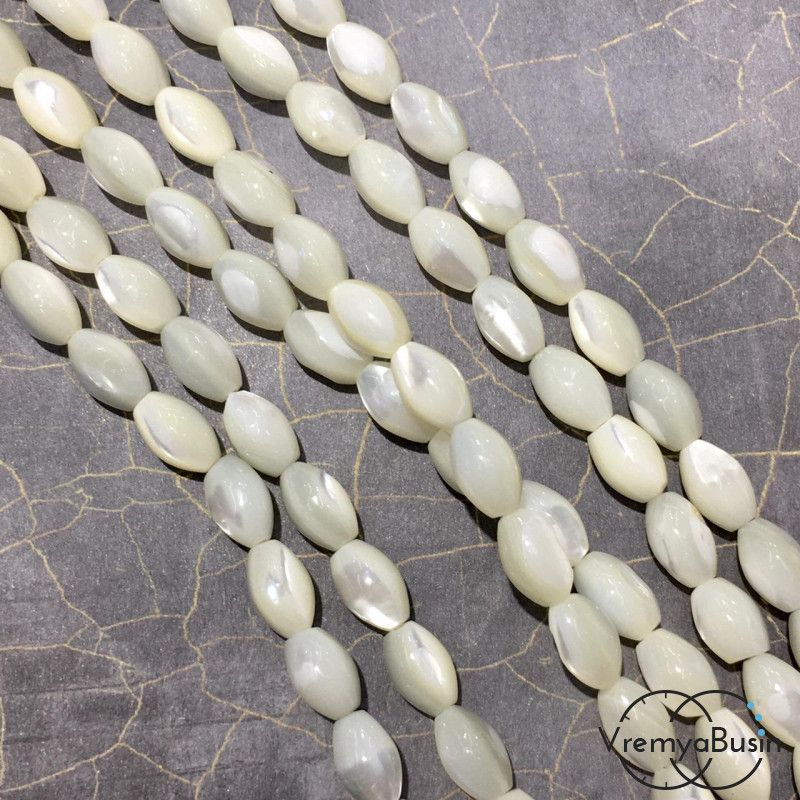 Перламутр натур., рис гладкий 5х8 мм        (нить, ок.        42   шт.)