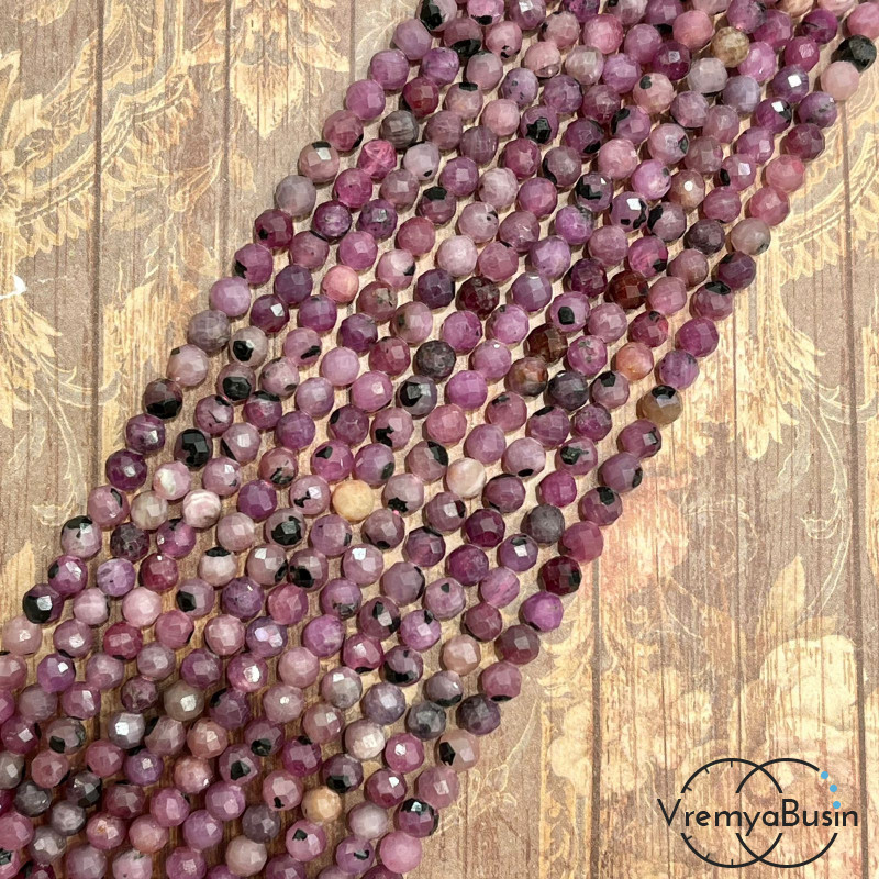Рубин (корунд), мелкие бусины с микроогранкой, шарик 4 мм  (нить, ок. 40 см.)