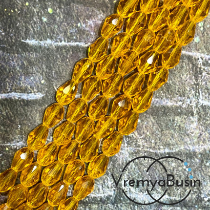 Капля из граненого стекла, 8х12 мм цв. ОРАНЖЕВЫЙ (1/2 нити, ок. 30 шт.)