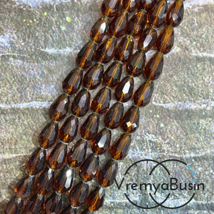 Капля из граненого стекла, 8х12 мм цв.  (1/2 нити, ок. 30 шт.)