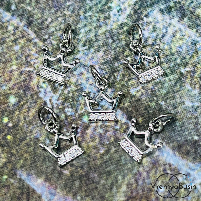 Подвеска из латуни с родиевым покрытием и фианитами, корона 8х10 мм  (1 шт.)