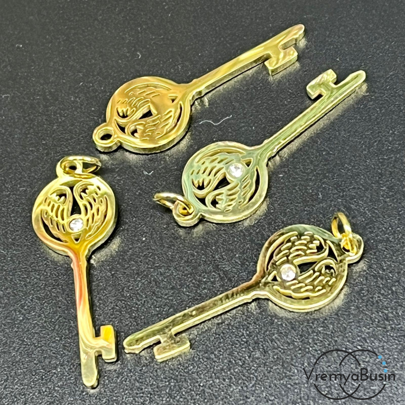 Подвеска из латуни с позолотой и фианитами, ключ 10х30 мм  (1 шт.)