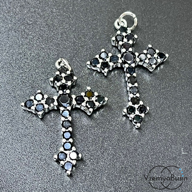 Подвеска из латуни с родиевым покрытием и фианитами, крест 20х30 мм  (1 шт.)