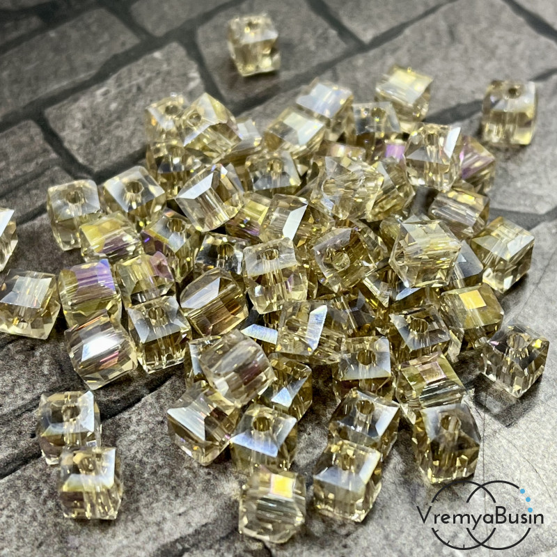 Бусины кубики из граненого стекла, 6 мм цв.    (упак. 10 шт.)