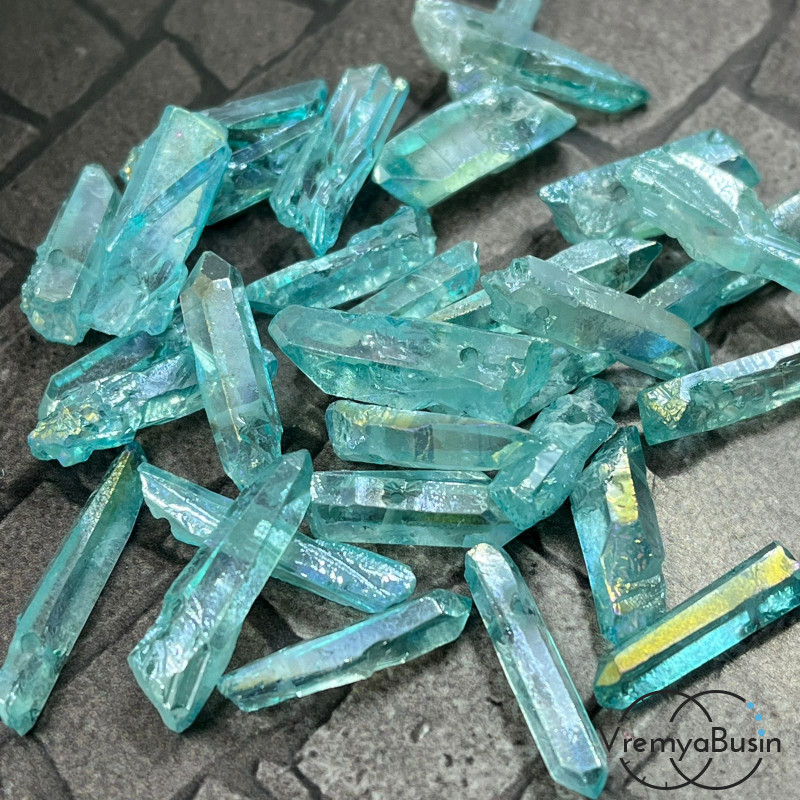 Кварц мелкие кристаллы, ср.размер 6х22 мм, цв. бирюзовый  (1 шт.)