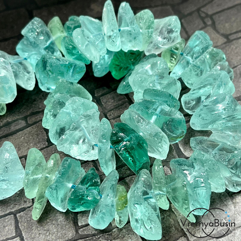 Аква-кварц, необработанные сколы кусочки, цв. морской волны, разм. ок. 6х18 мм  (1   шт.)