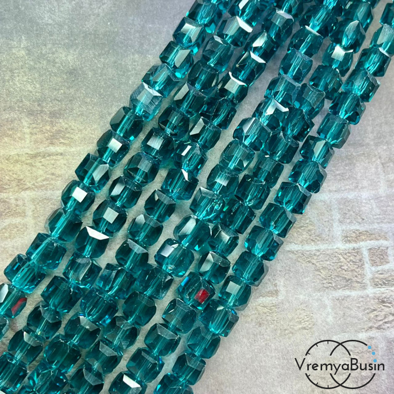 Бусины кубики из граненого стекла, 6 мм  (1/2 нити, ок. 35 шт.)