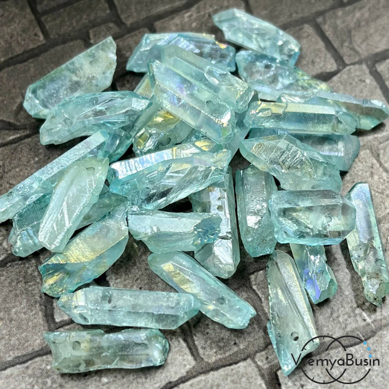 Кварц мелкие кристаллы, ср.размер 7х22 мм, цв. нежно-голубой  (1 шт.)