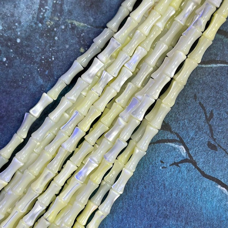 Бусина из перламутра, трубочка 4х8 мм, цв. лимонный (нить, ок. 45 шт.)