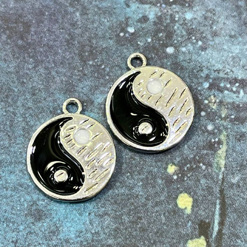 Подвеска с эмалью, медальон 15х18 мм, латунь с родиевым покрытием (1 шт.)