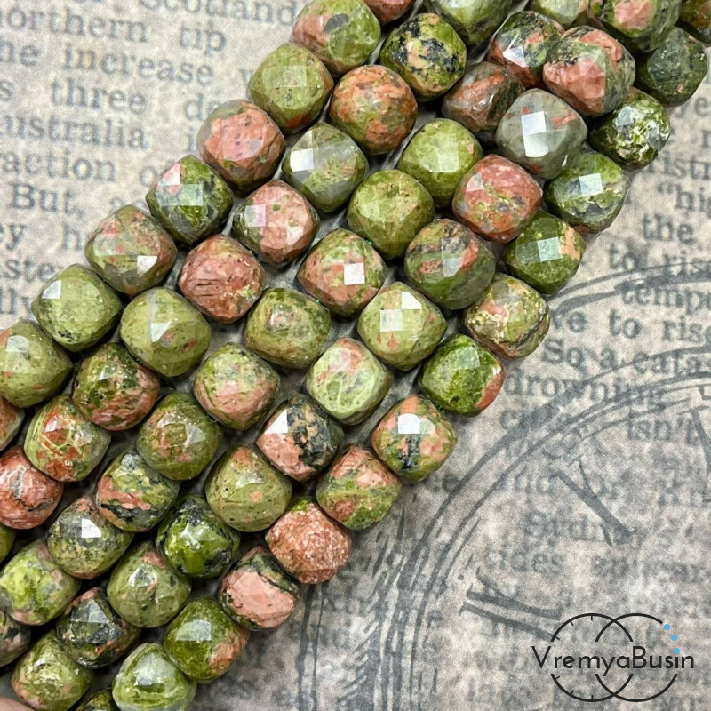 Унакит, кубик 9х9 мм с микроогранкой ювелирн.качества (1/2 нити, ок. 20 шт.)