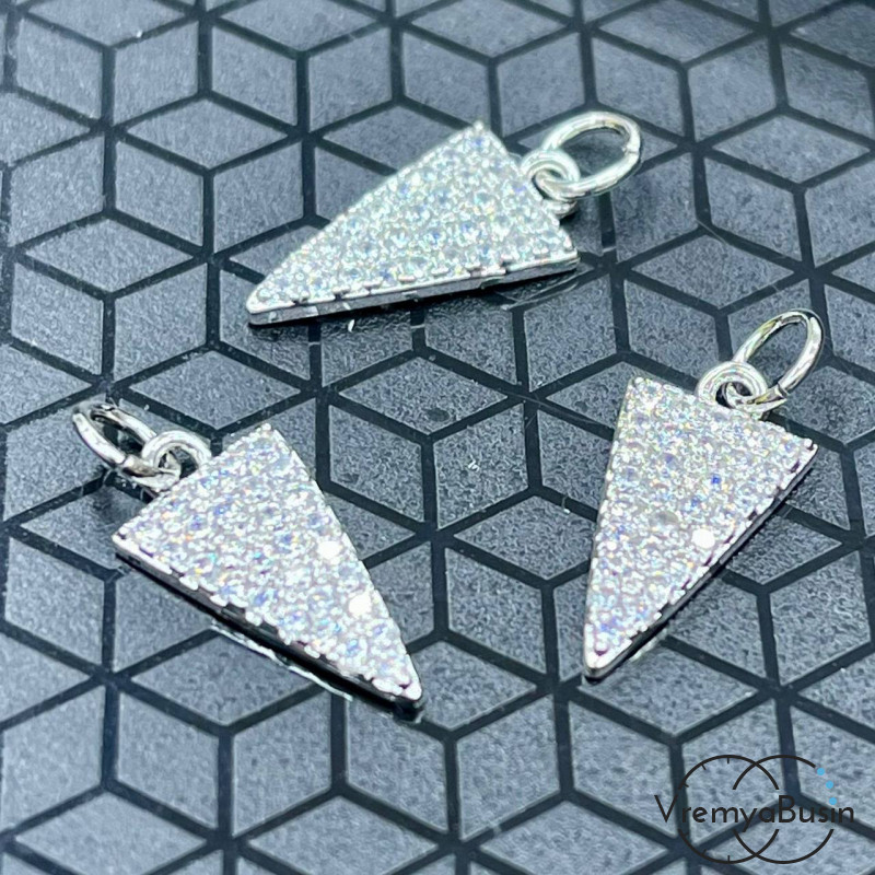 Подвеска из латуни "Треугольник", 10х20 мм с родиевым покрытием и фианитами (1 шт.)