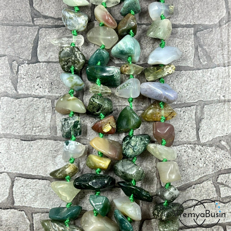 Яшма индийская. Крупная каменная крошка (нить ок. 120 см.)