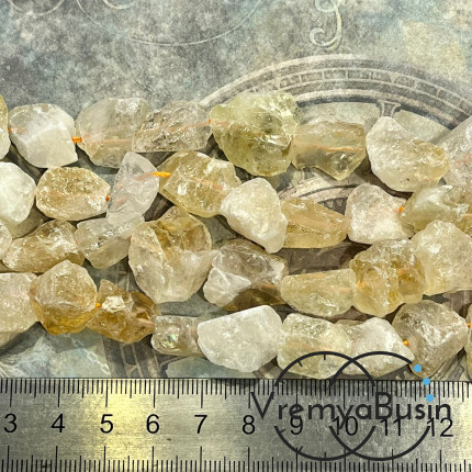 Цитрин, бусины сколы необработанного камня (1/2 нити, ок. 14 шт.)