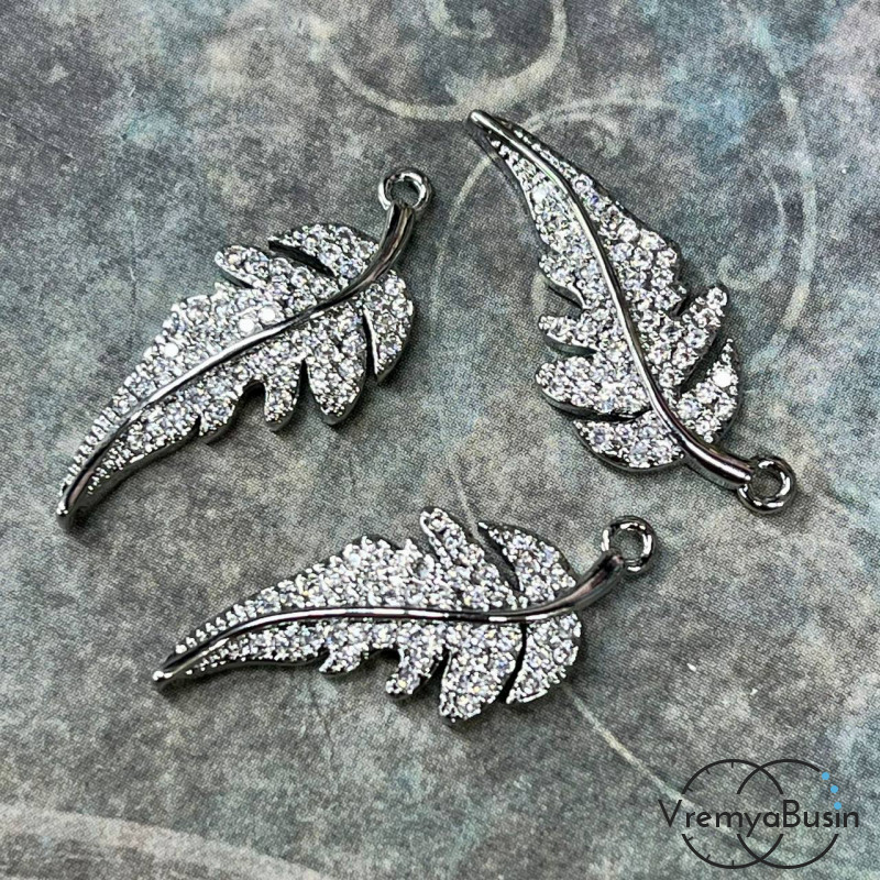 Подвеска "Лист", 10х25 мм, из латуни с родиевым покрытием и фианитами  (1 шт.)