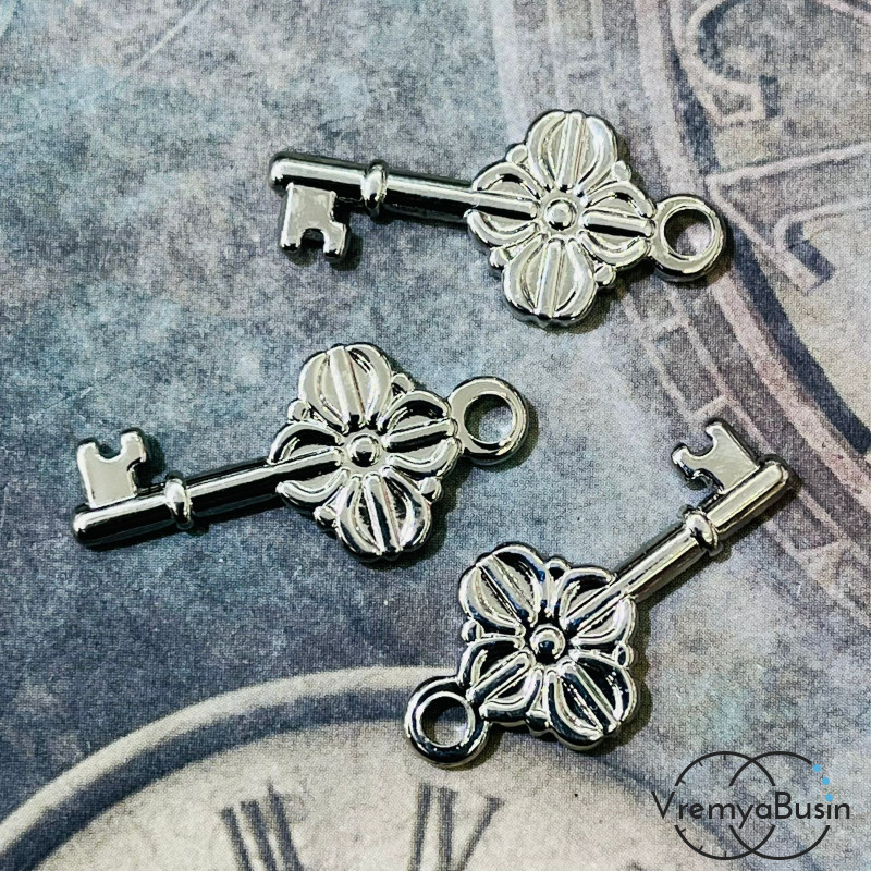 Подвеска "Ключ", 12х26 мм, из латуни с родиевым покрытием (1 шт.)