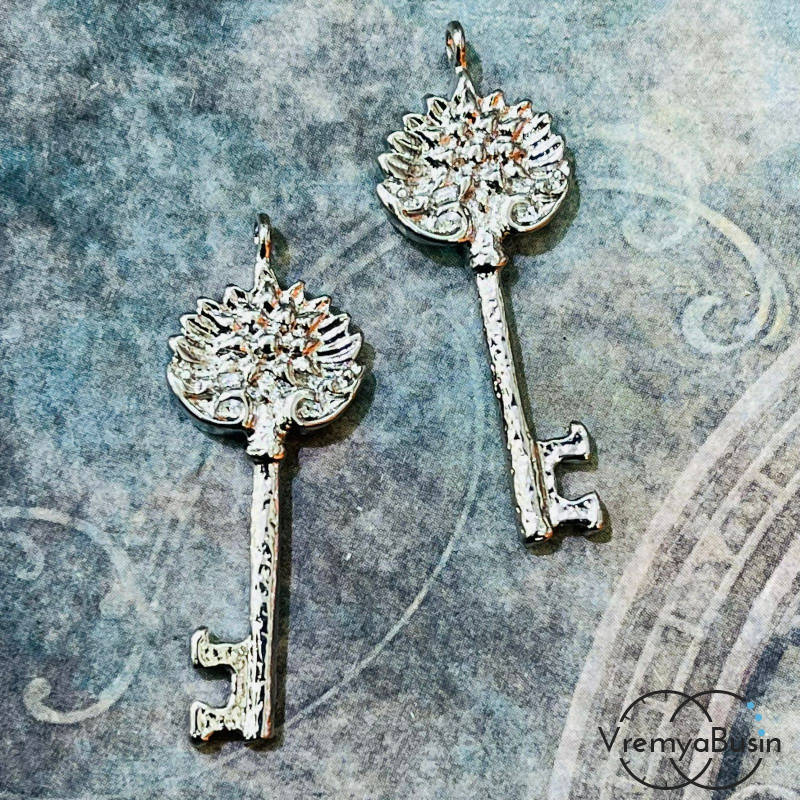 Подвеска "Ключ", 12х32 мм, из латуни с родиевым покрытием (1 шт.)