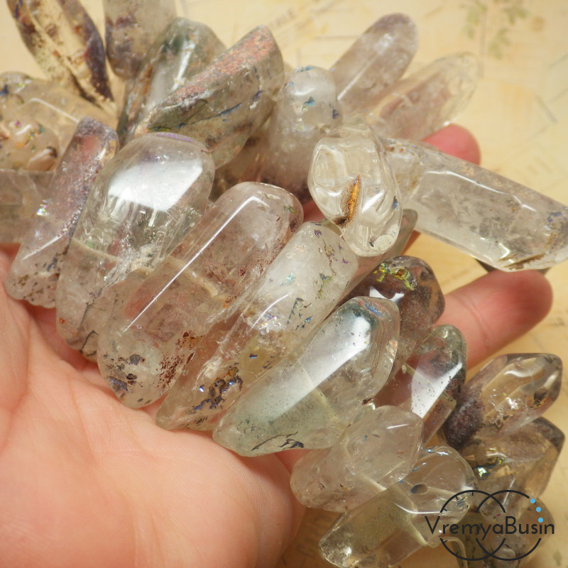 Кварц кристаллы, необработаные кусочки с включениями