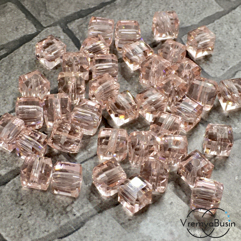 Бусины кубики из граненого стекла, 5 мм, цв.  розовый  (упак. 10 шт.)