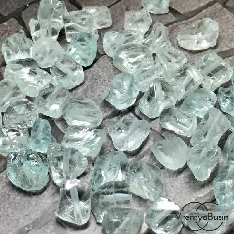 Аква-кварц, необработанные сколы кусочки, разм. ок. 9-10 мм    (1   шт.)