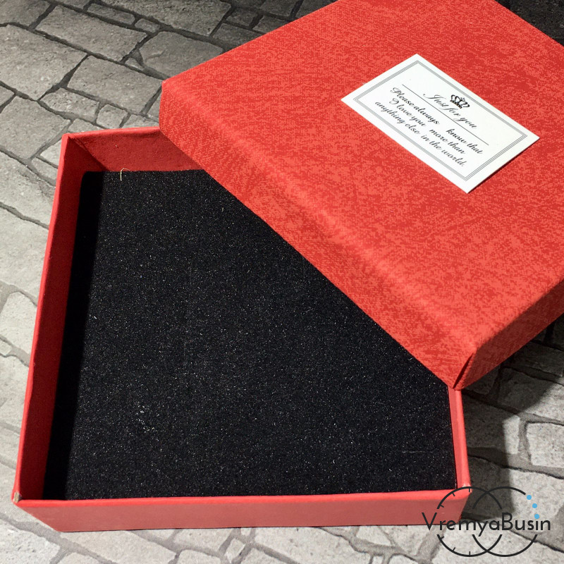 Коробочка подарочная квадратная 9х9х3 см (1 шт.)