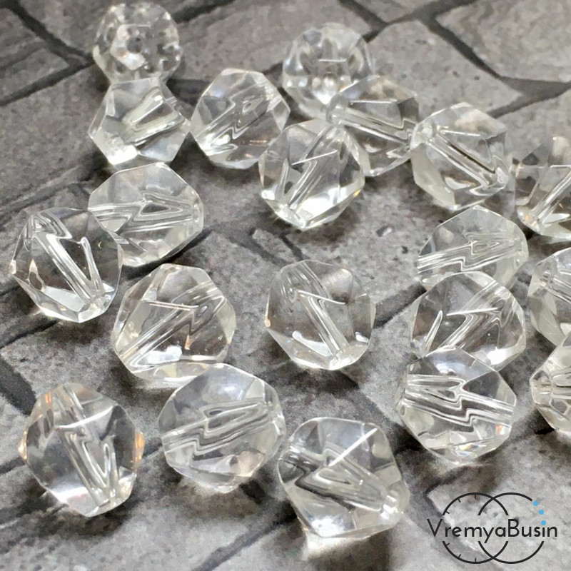 Горный хрусталь синт., бусины треугольной огранки, 10 мм (1 шт.)